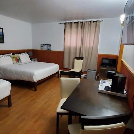 Hotel Fleurs Karaibes Saint-Alexandre-de-Kamouraska Экстерьер фото