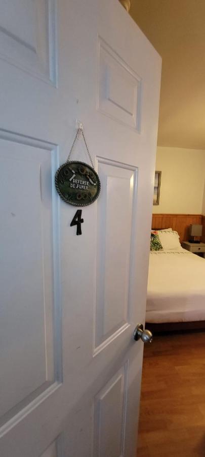 Hotel Fleurs Karaibes Saint-Alexandre-de-Kamouraska Экстерьер фото