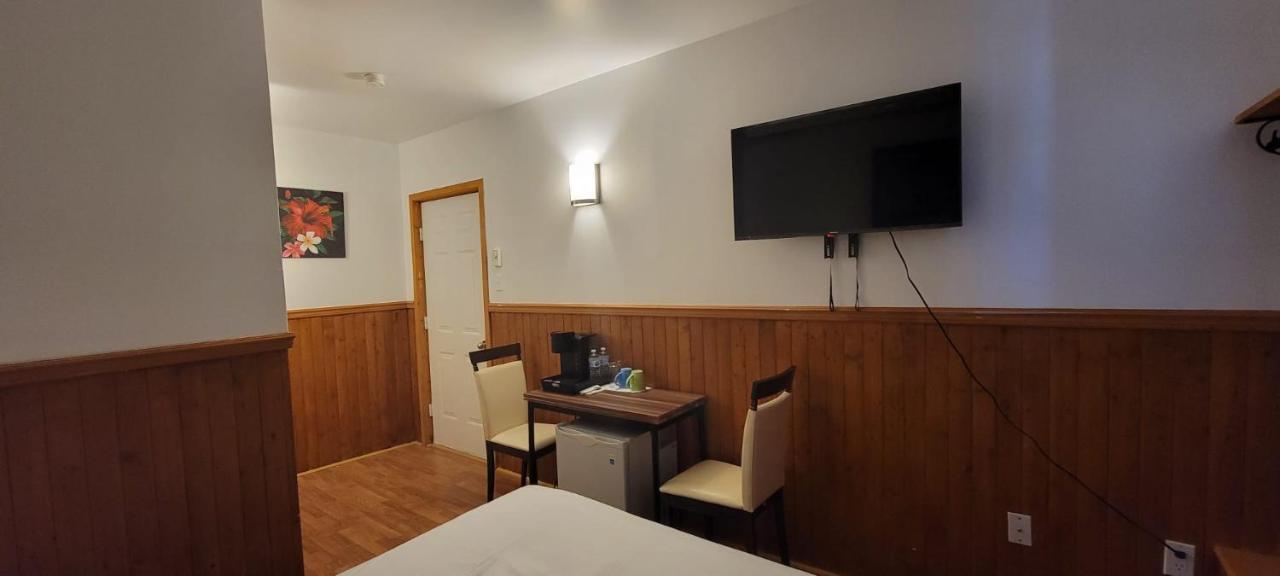 Hotel Fleurs Karaibes Saint-Alexandre-de-Kamouraska Экстерьер фото