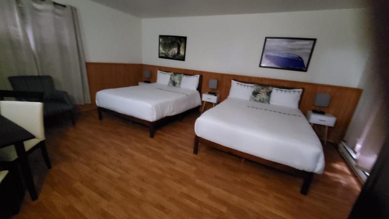 Hotel Fleurs Karaibes Saint-Alexandre-de-Kamouraska Экстерьер фото