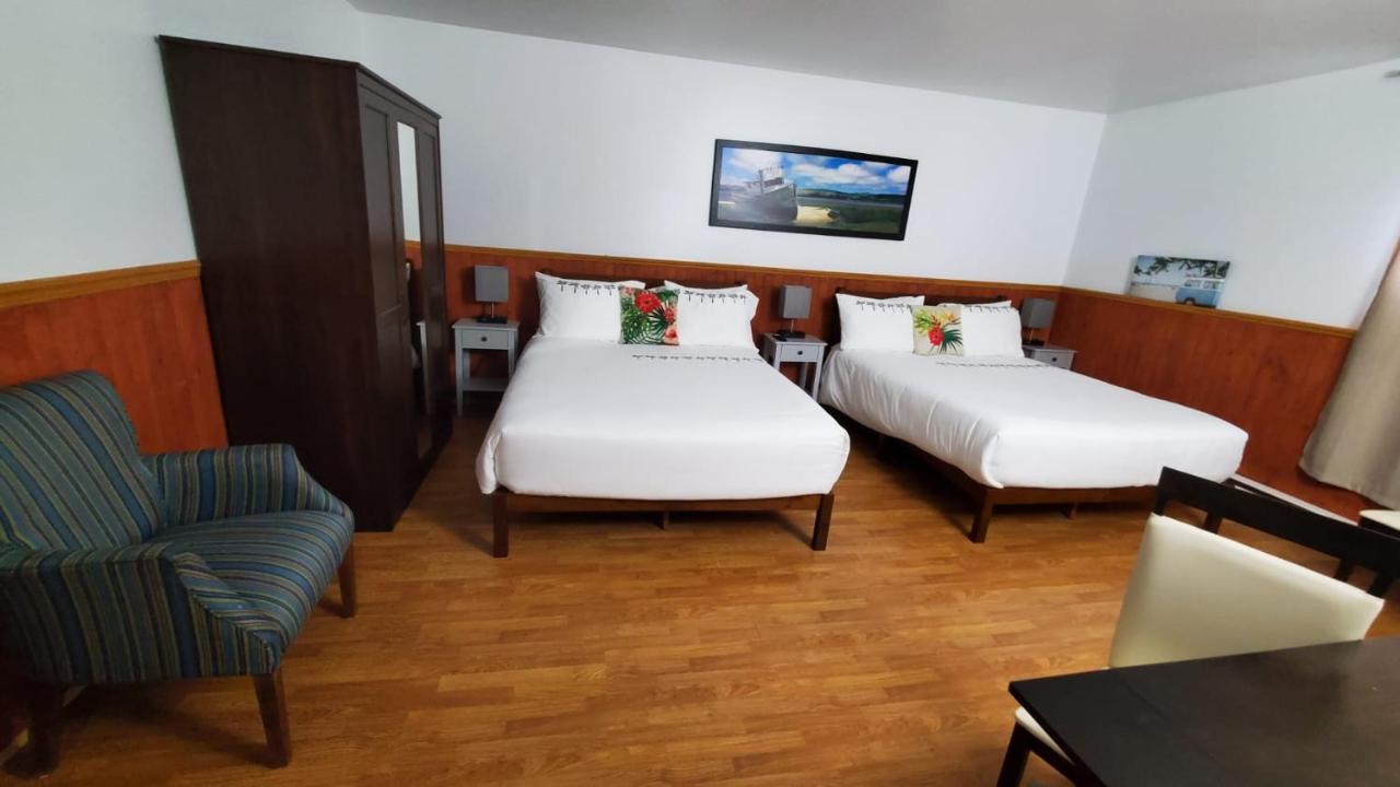 Hotel Fleurs Karaibes Saint-Alexandre-de-Kamouraska Экстерьер фото