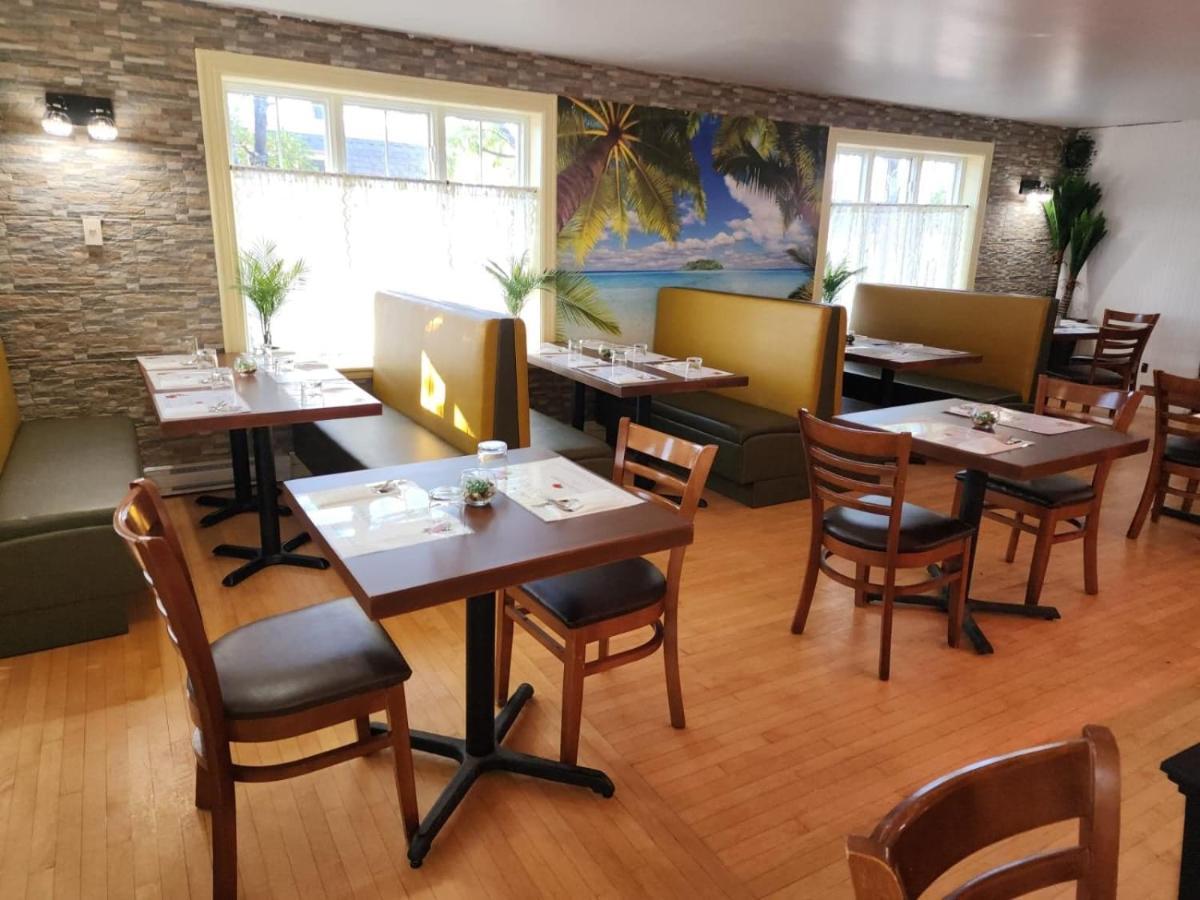 Hotel Fleurs Karaibes Saint-Alexandre-de-Kamouraska Экстерьер фото
