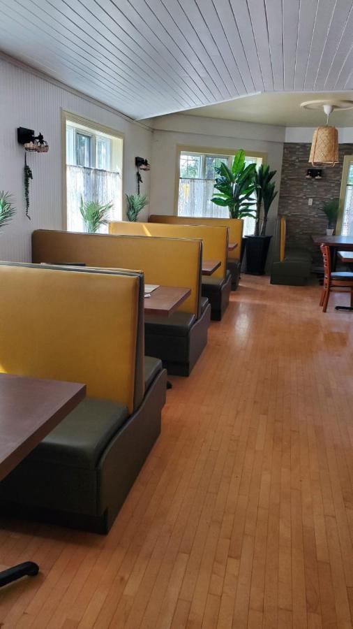 Hotel Fleurs Karaibes Saint-Alexandre-de-Kamouraska Экстерьер фото