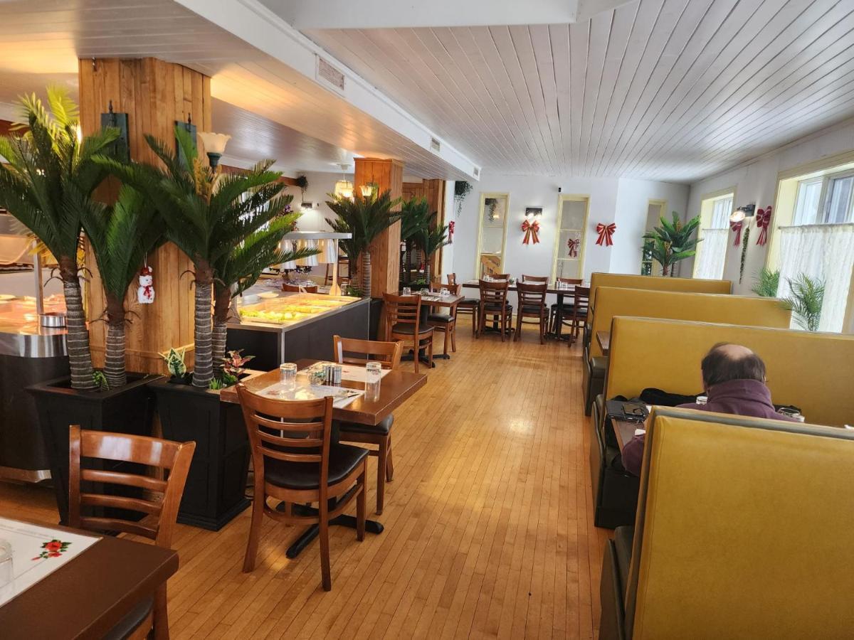 Hotel Fleurs Karaibes Saint-Alexandre-de-Kamouraska Экстерьер фото